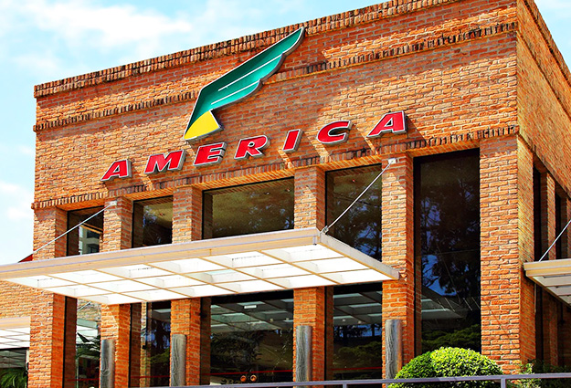 América